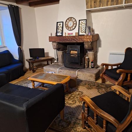 Gite Des Monts D'Arree La Feuillee Bagian luar foto