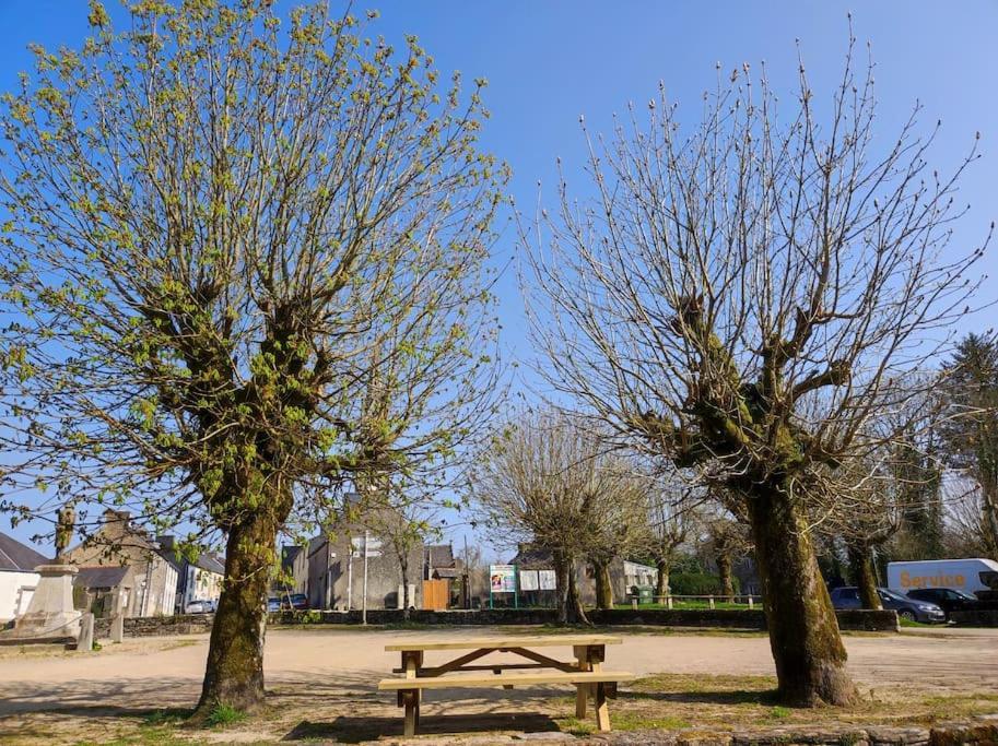 Gite Des Monts D'Arree La Feuillee Bagian luar foto
