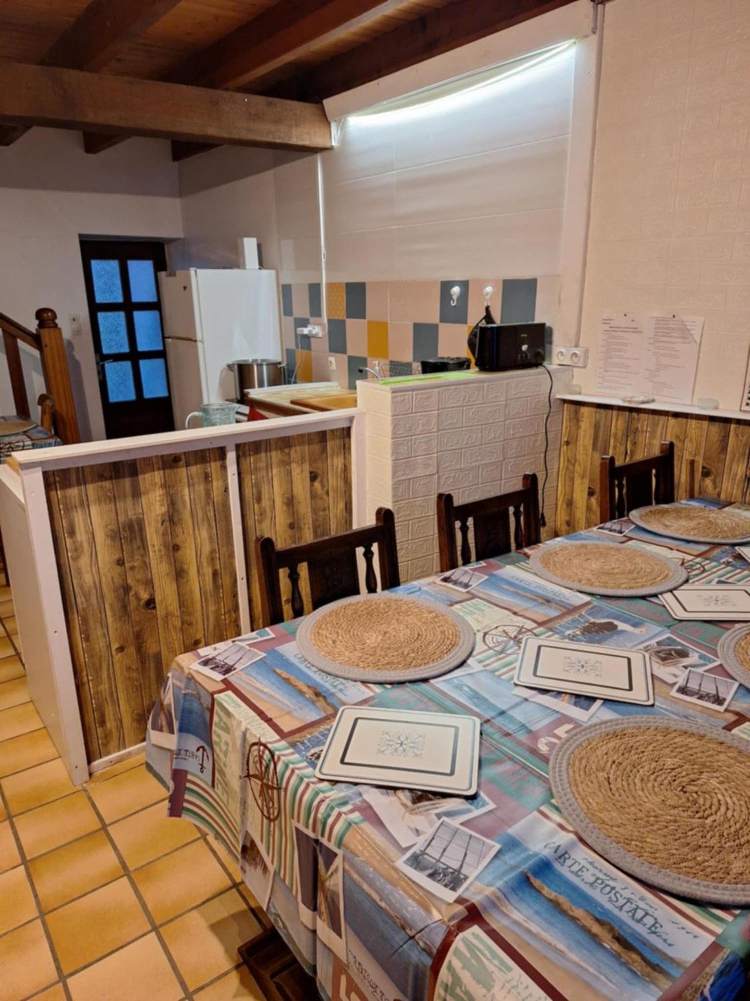 Gite Des Monts D'Arree La Feuillee Bagian luar foto
