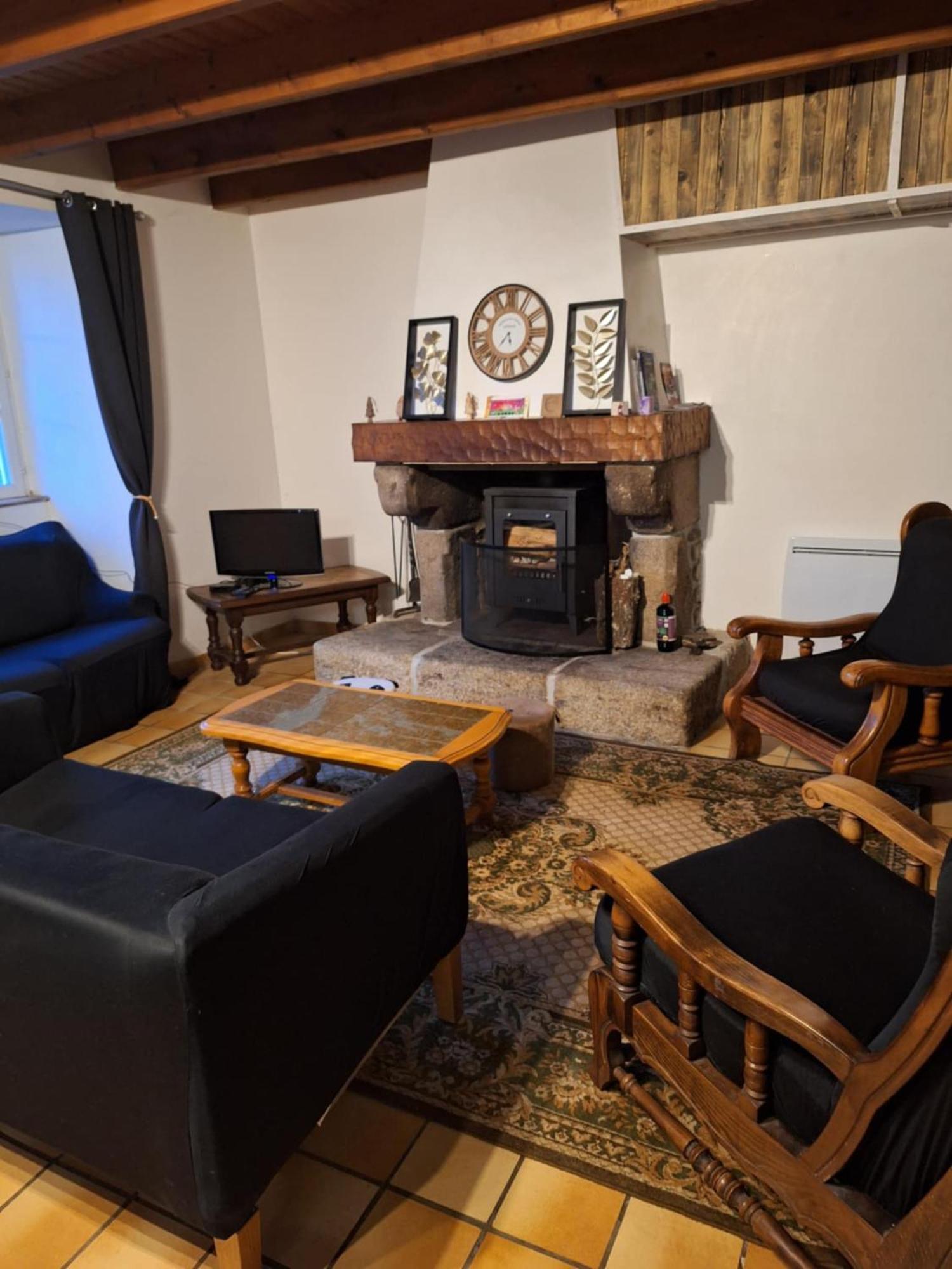 Gite Des Monts D'Arree La Feuillee Bagian luar foto